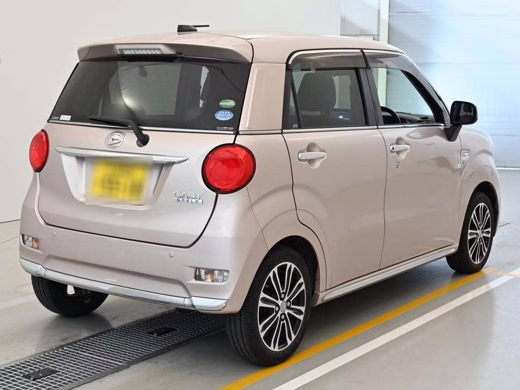 DAIHATSU CAST
