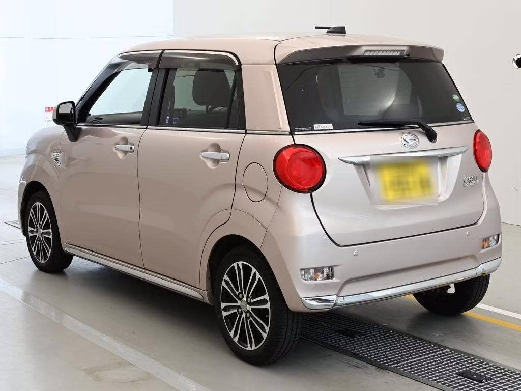 DAIHATSU CAST