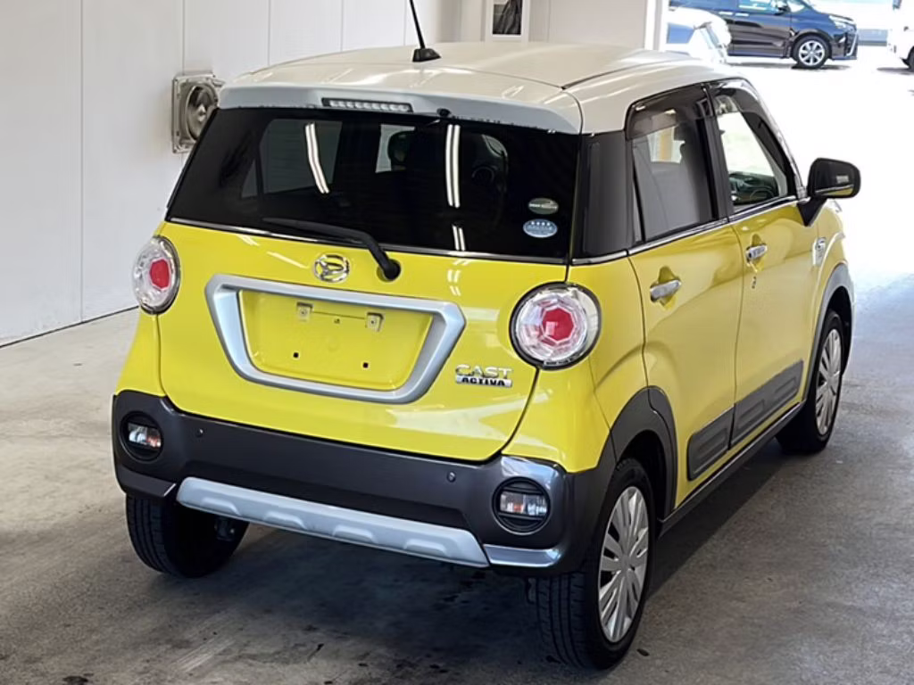 DAIHATSU CAST