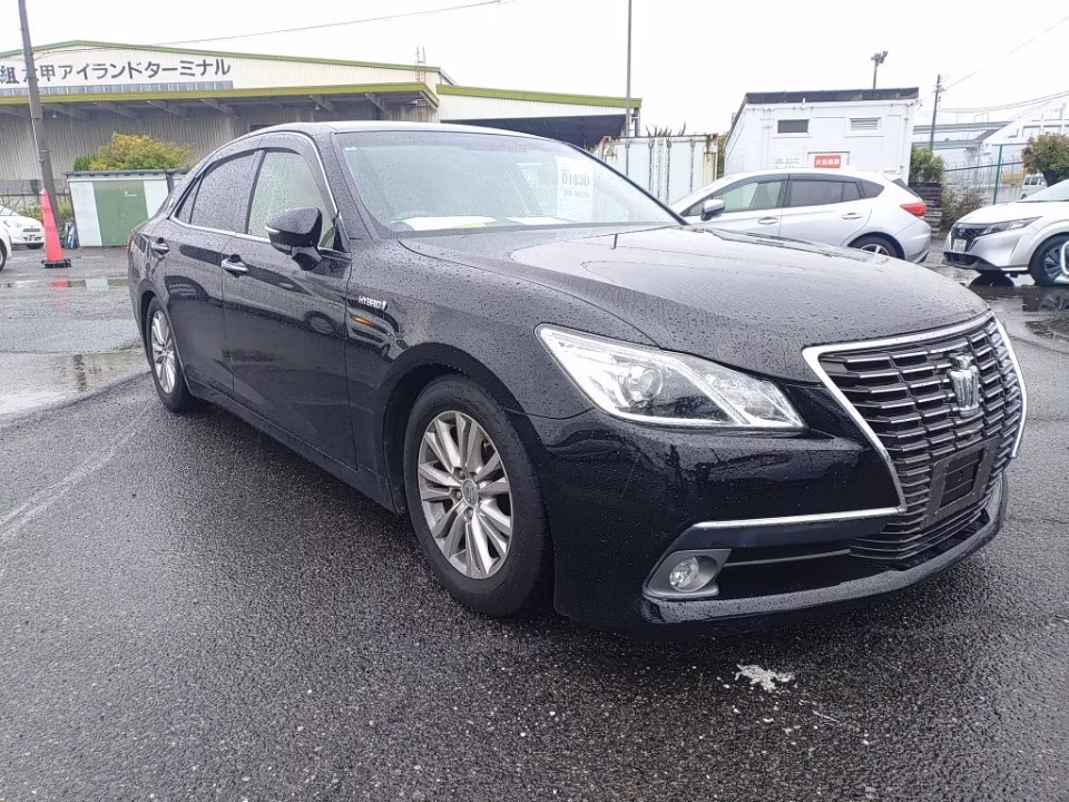 TOYOTA CROWN