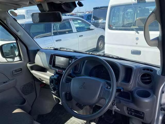 MITSUBISHI MINICAB