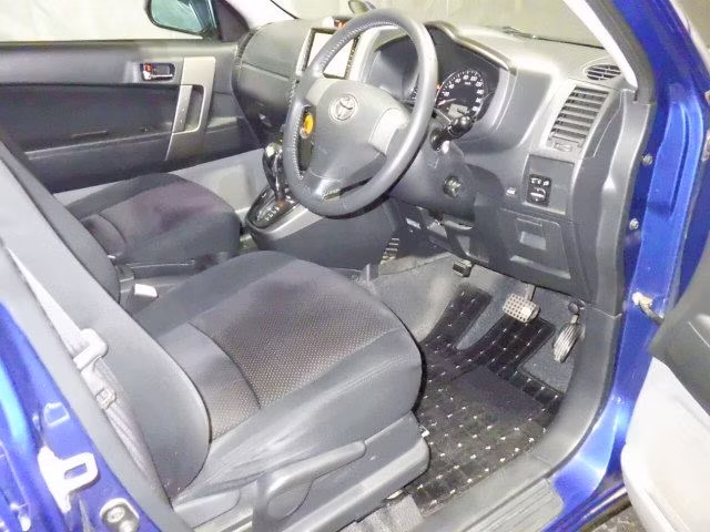 TOYOTA RUSH