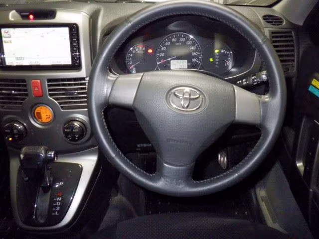 TOYOTA RUSH