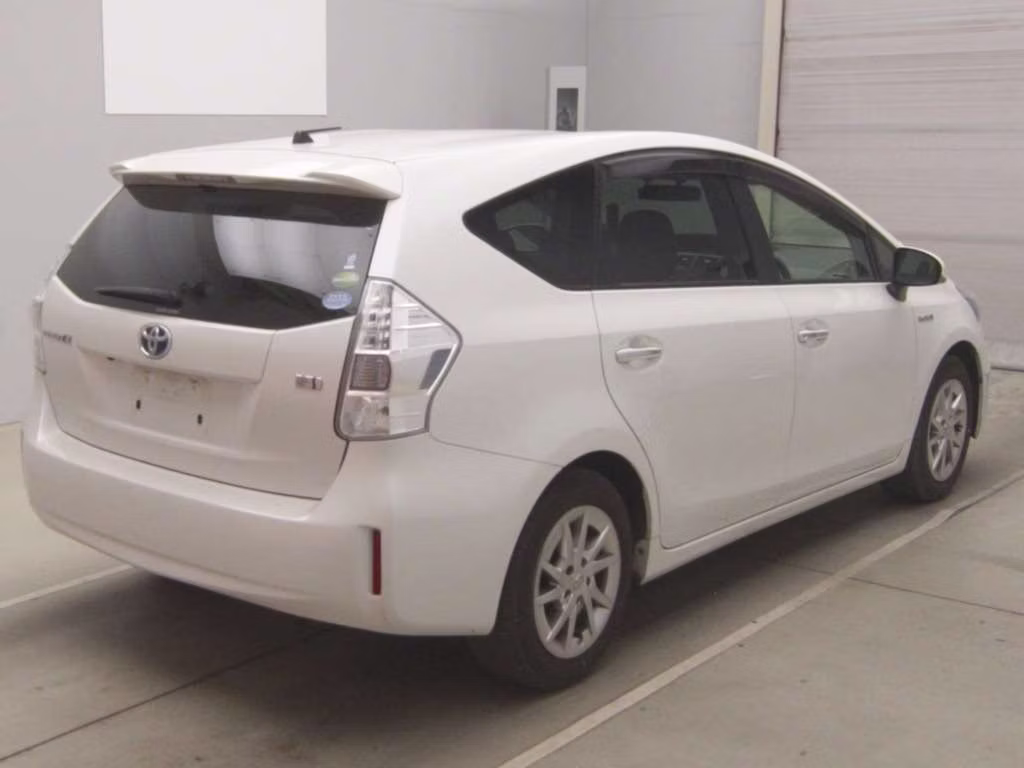 TOYOTA PRIUS ALPHA