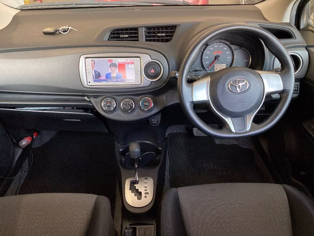 TOYOTA VITZ