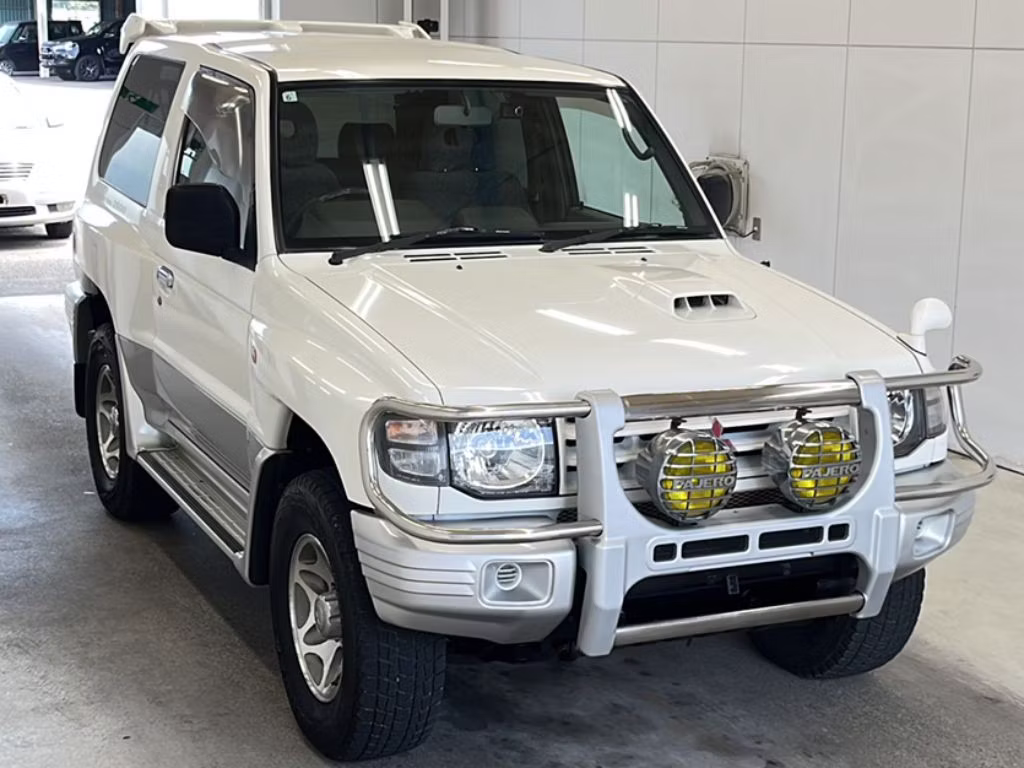 MITSUBISHI PAJERO