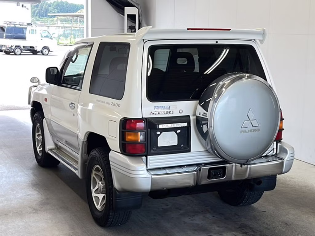 MITSUBISHI PAJERO