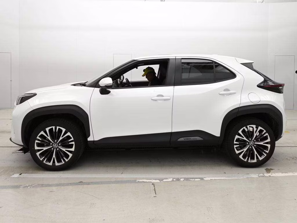 TOYOTA YARIS CROSS