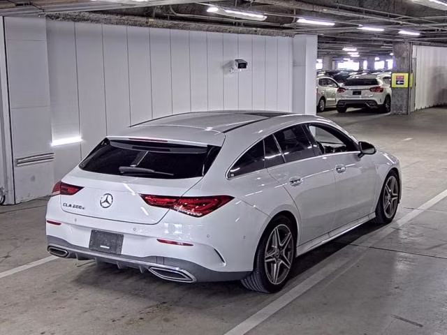 MERCEDES-BENZ CLA-CLASS