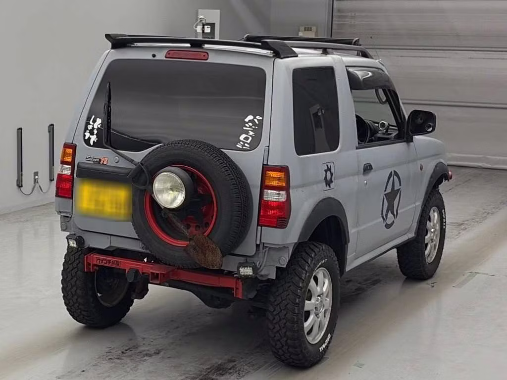 MITSUBISHI PAJERO MINI