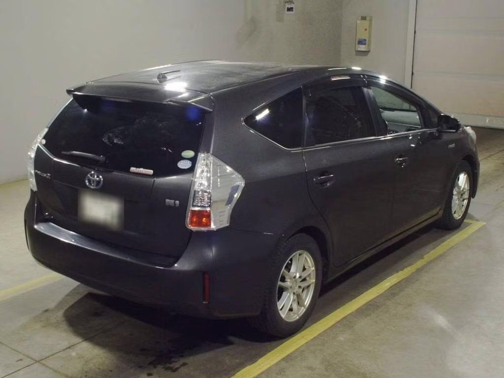 TOYOTA PRIUS ALPHA