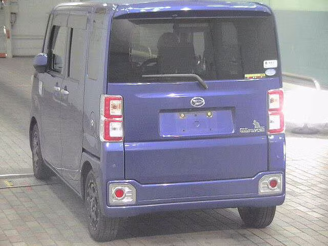 DAIHATSU WAKE