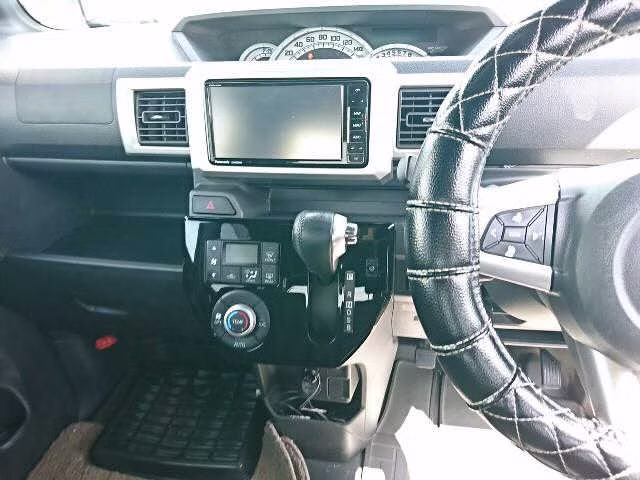 DAIHATSU WAKE