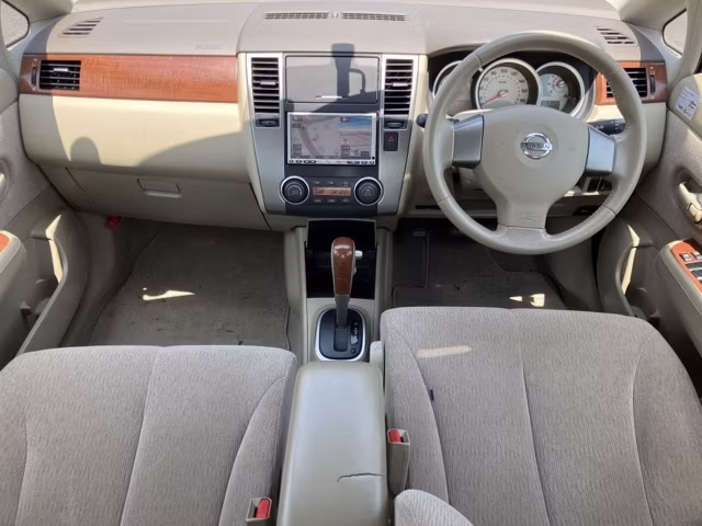 NISSAN TIIDA LATIO