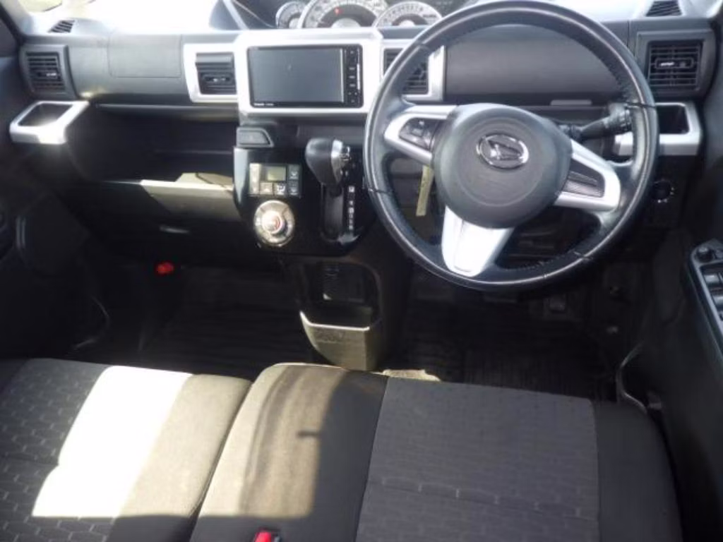 DAIHATSU WAKE