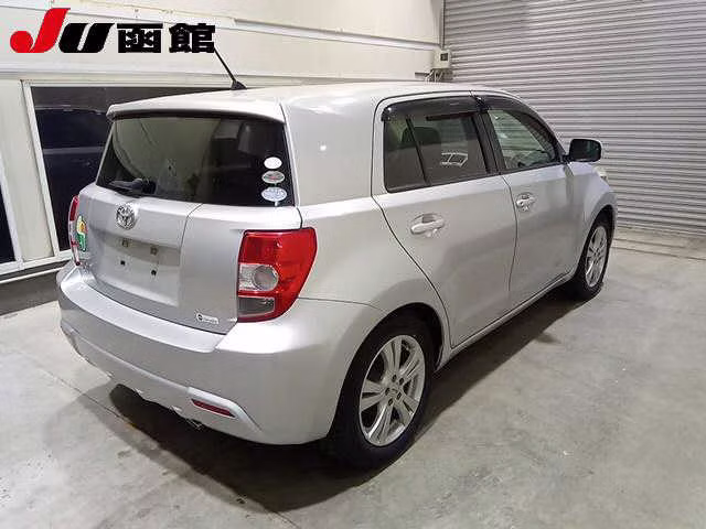 TOYOTA IST