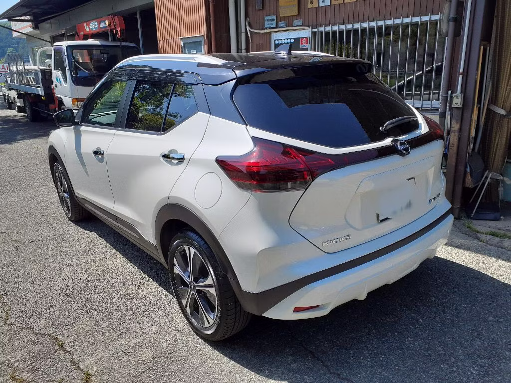 NISSAN KICKS