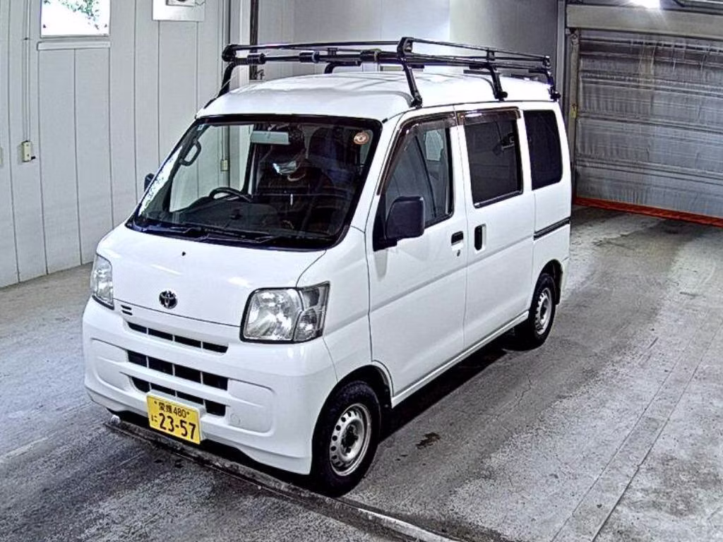 TOYOTA PIXIS VAN