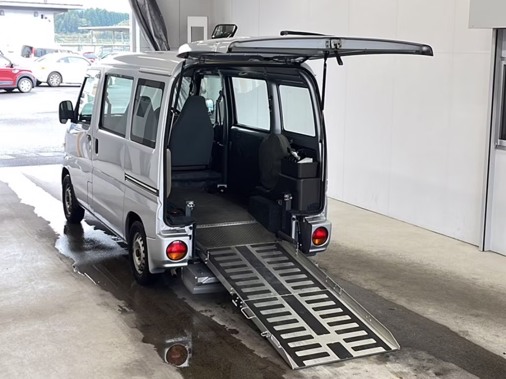 MITSUBISHI MINICAB