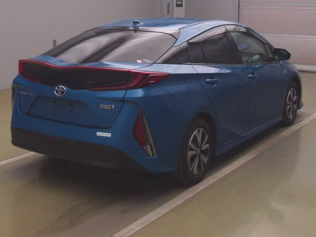 TOYOTA PRIUS PHV