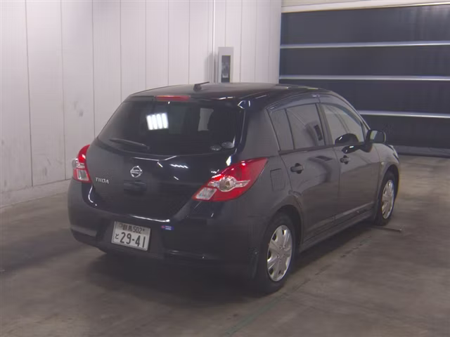 NISSAN TIIDA