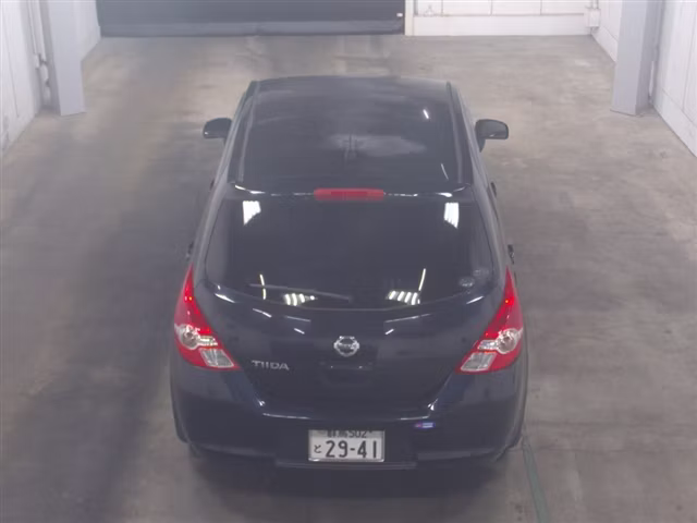 NISSAN TIIDA