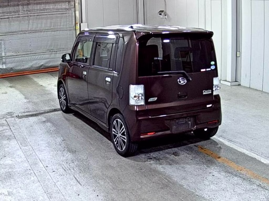 DAIHATSU MOVE CONTE