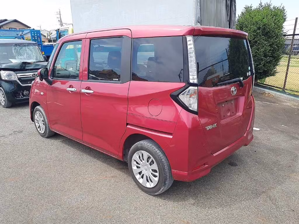 TOYOTA TANK