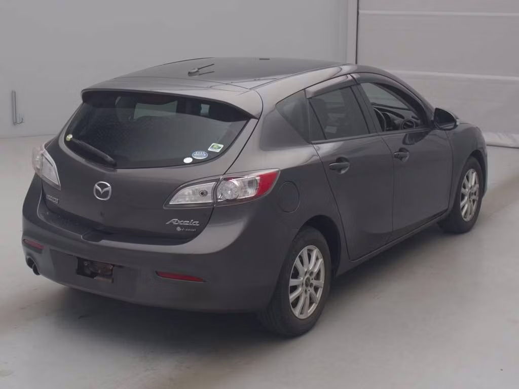 MAZDA AXELA