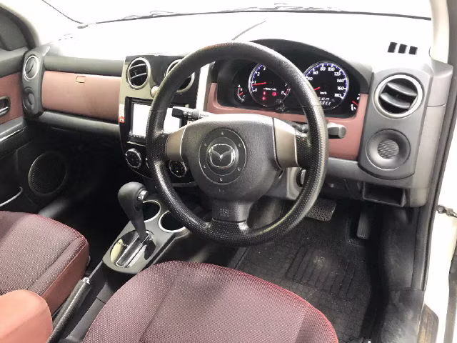 MAZDA VERISA