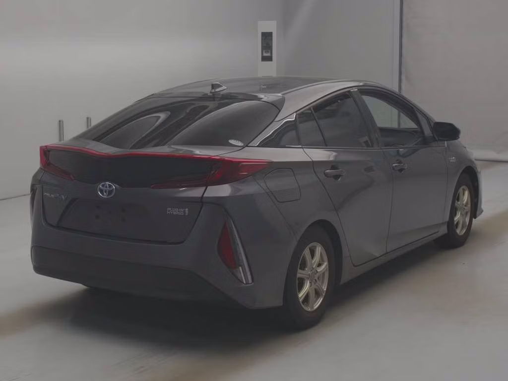 TOYOTA PRIUS PHV
