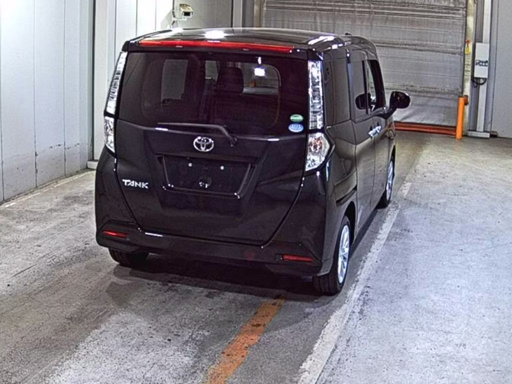 TOYOTA TANK