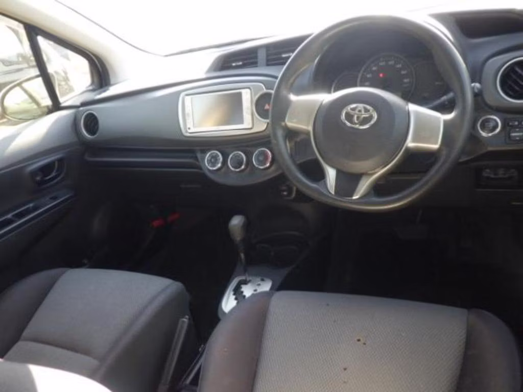 TOYOTA VITZ