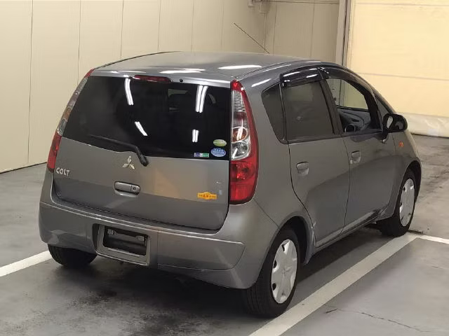 MITSUBISHI COLT