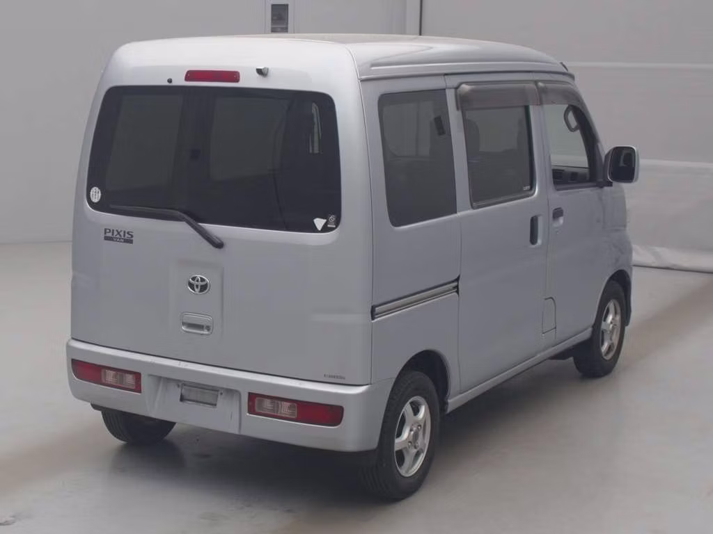 TOYOTA PIXIS VAN