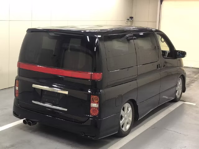 NISSAN ELGRAND