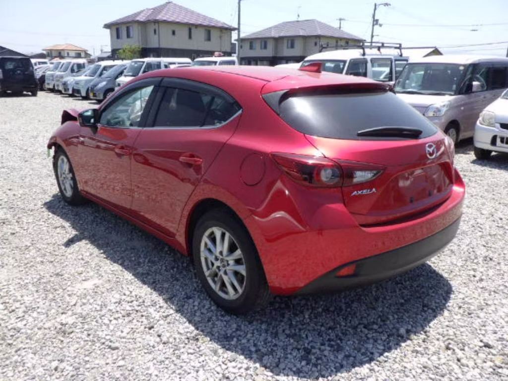 MAZDA AXELA