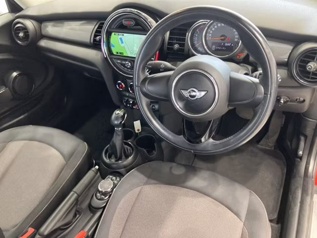 MINI HATCH