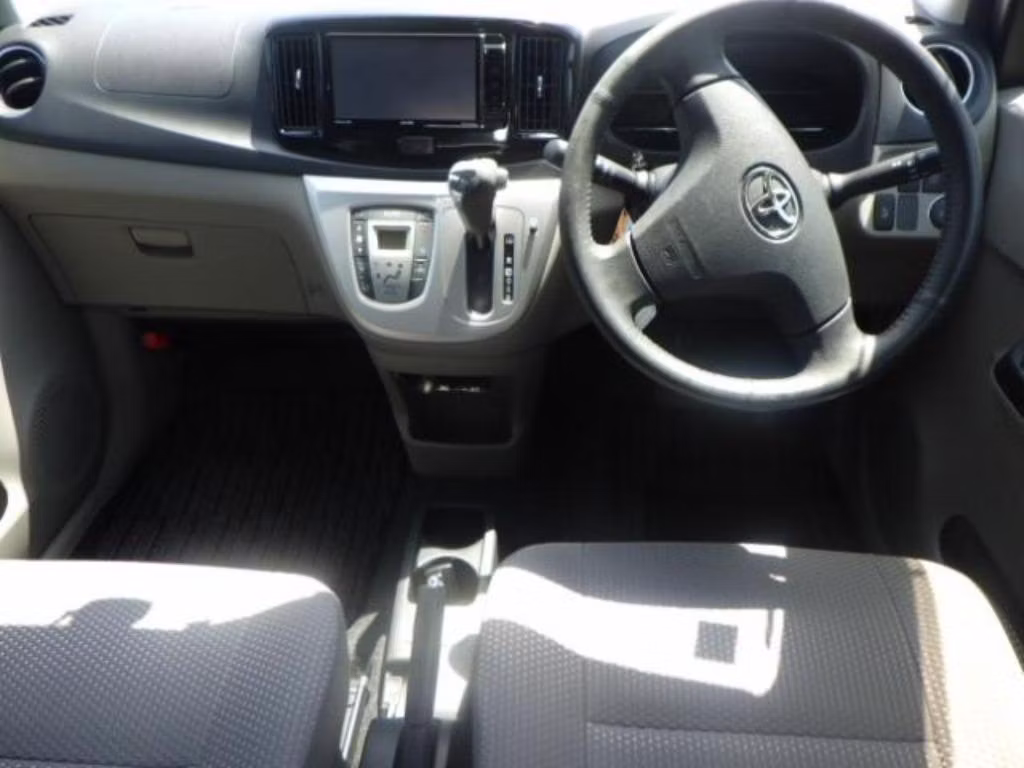 TOYOTA PIXIS EPOCH