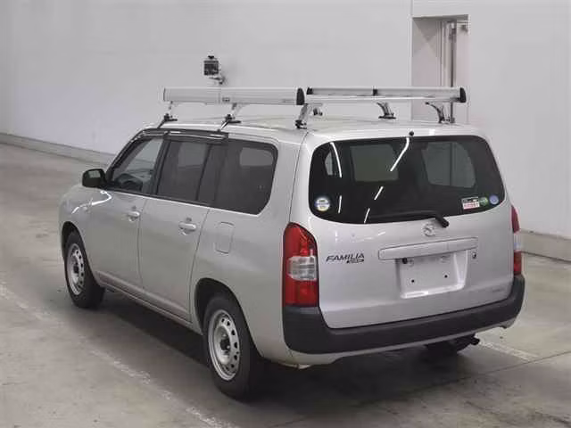 MAZDA FAMILIA