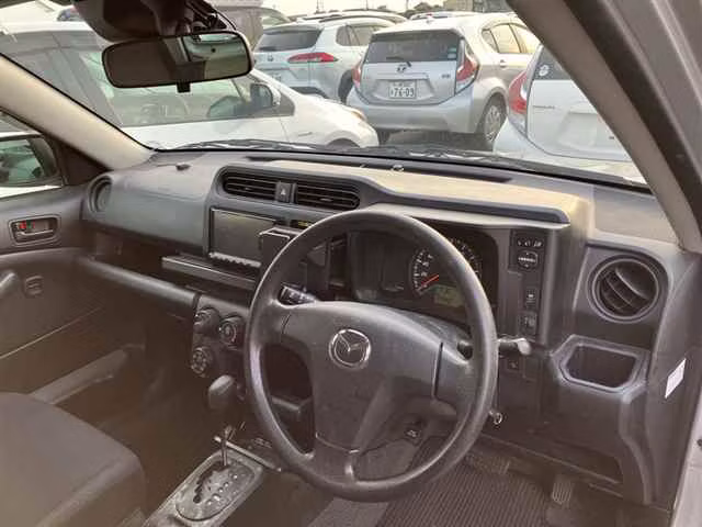 MAZDA FAMILIA