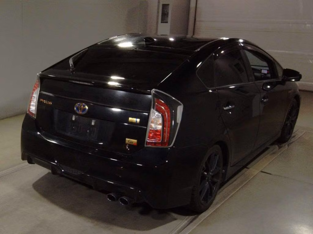 TOYOTA PRIUS