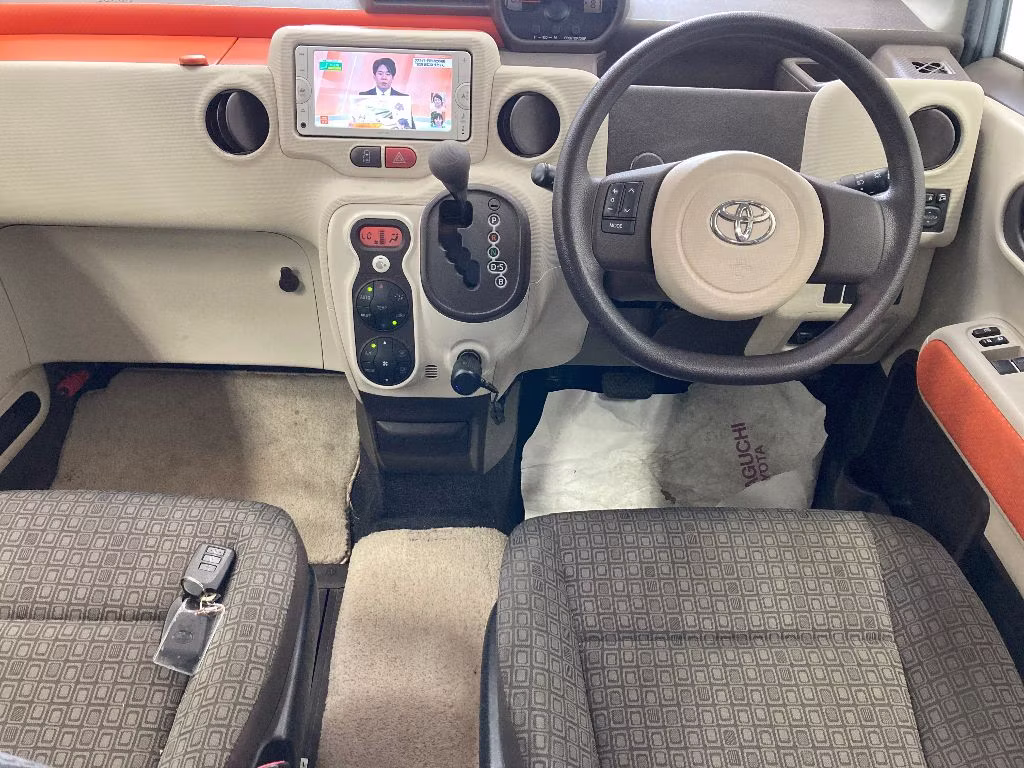 TOYOTA PORTE