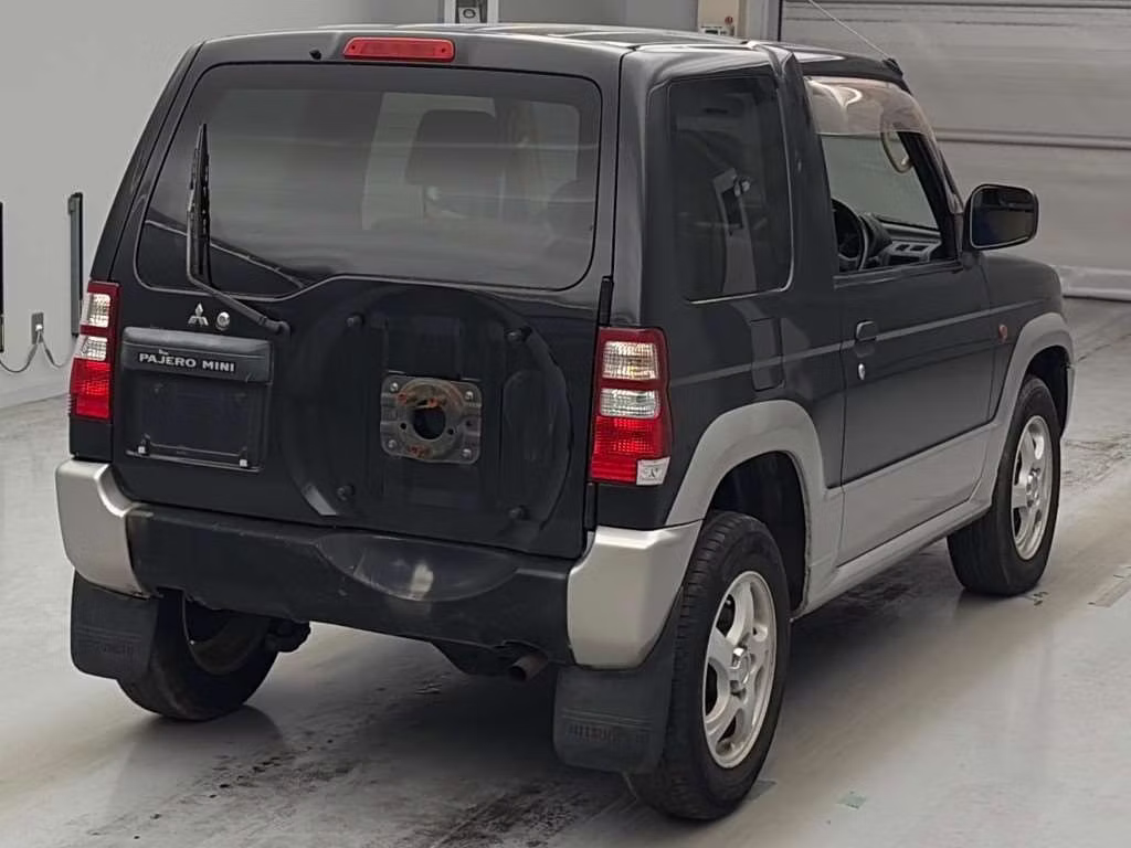 MITSUBISHI PAJERO MINI
