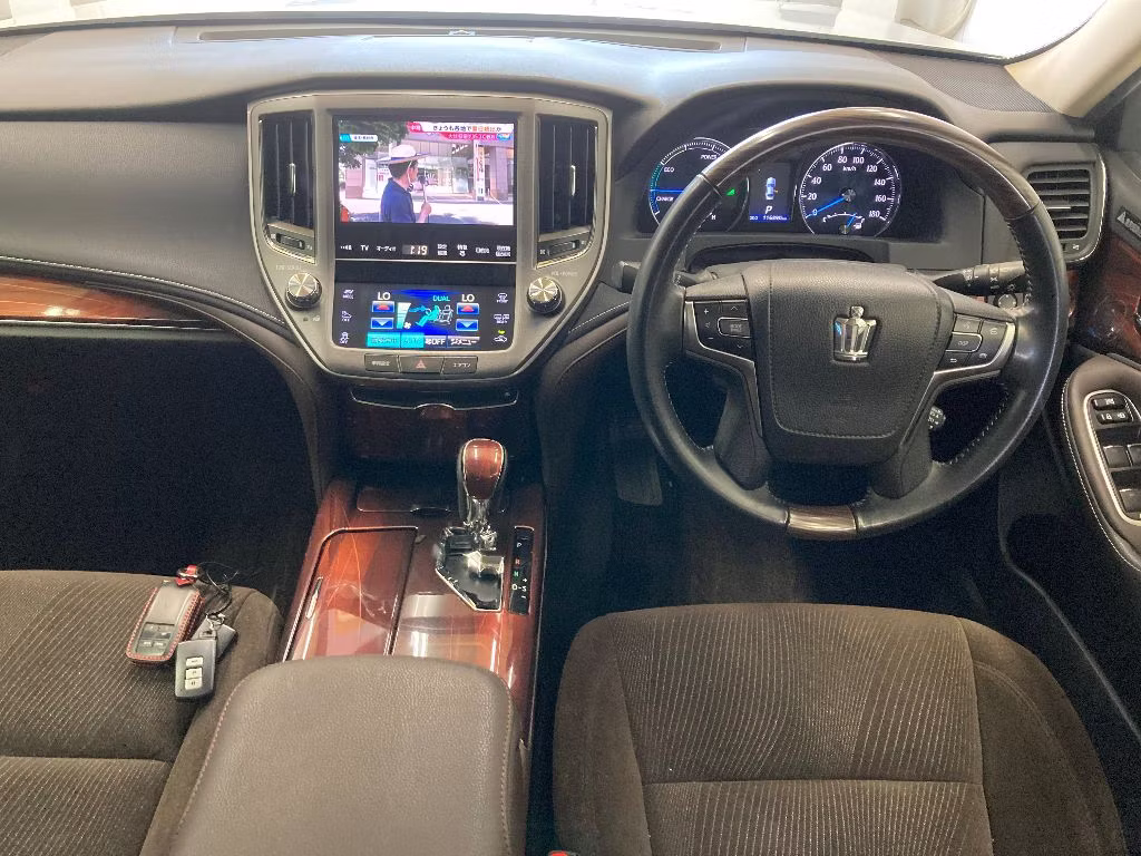 TOYOTA CROWN