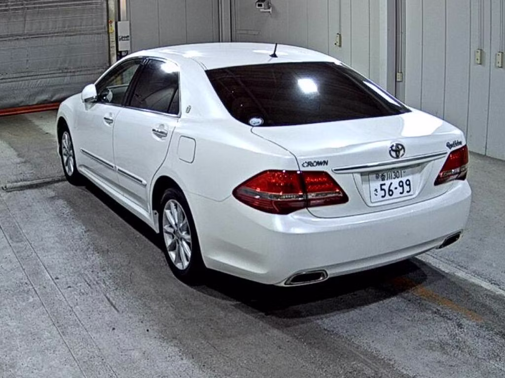 TOYOTA CROWN