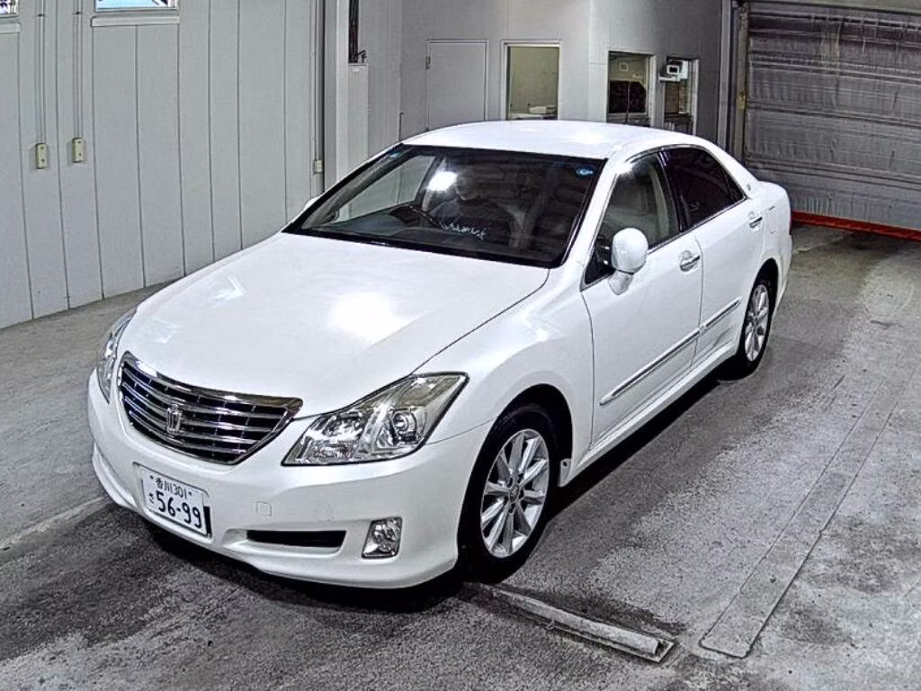 TOYOTA CROWN