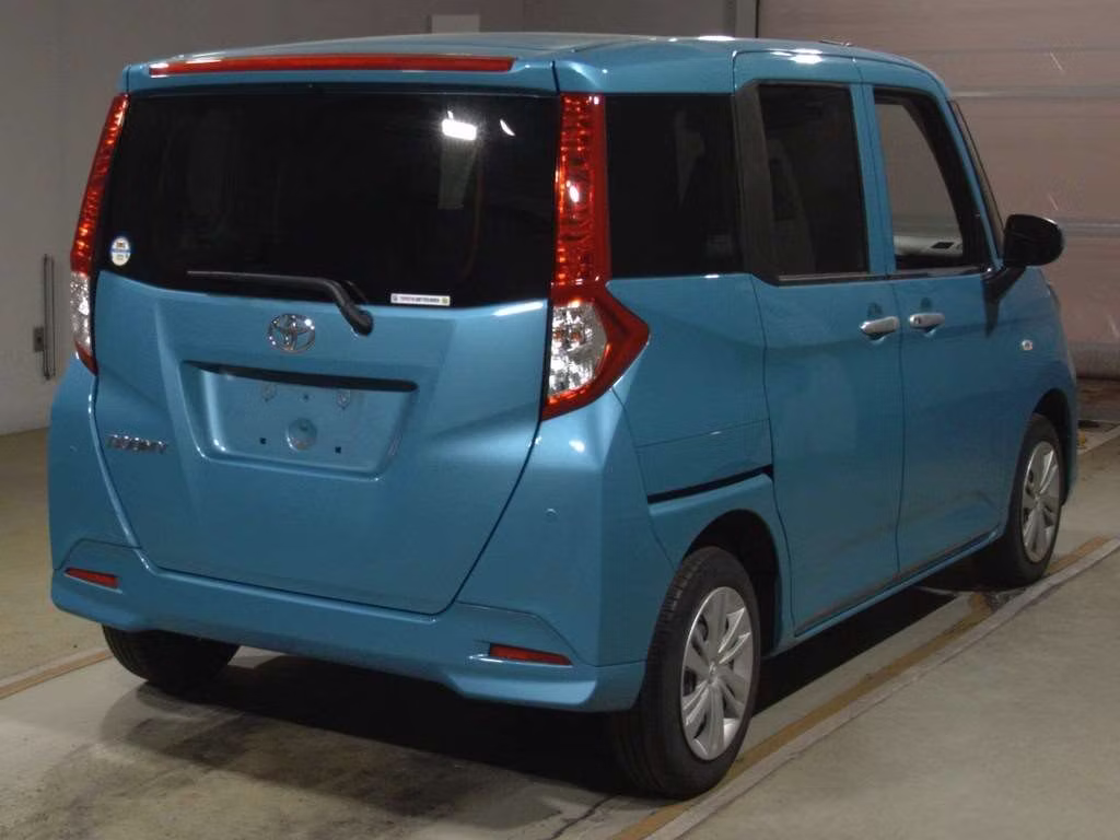 TOYOTA ROOMY