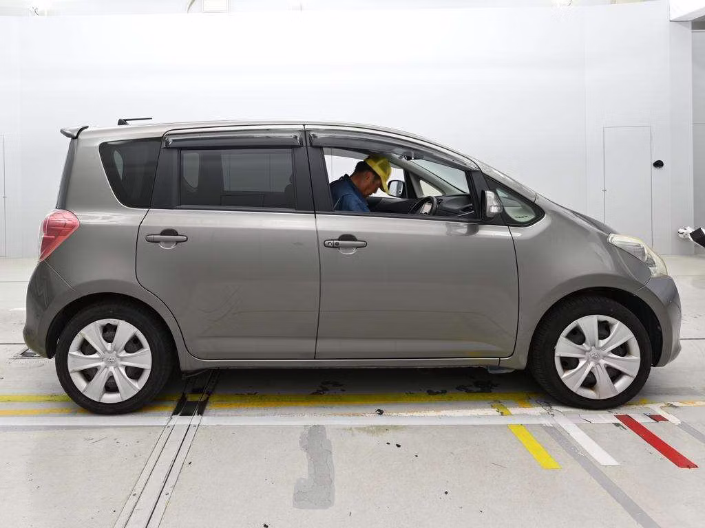TOYOTA RACTIS