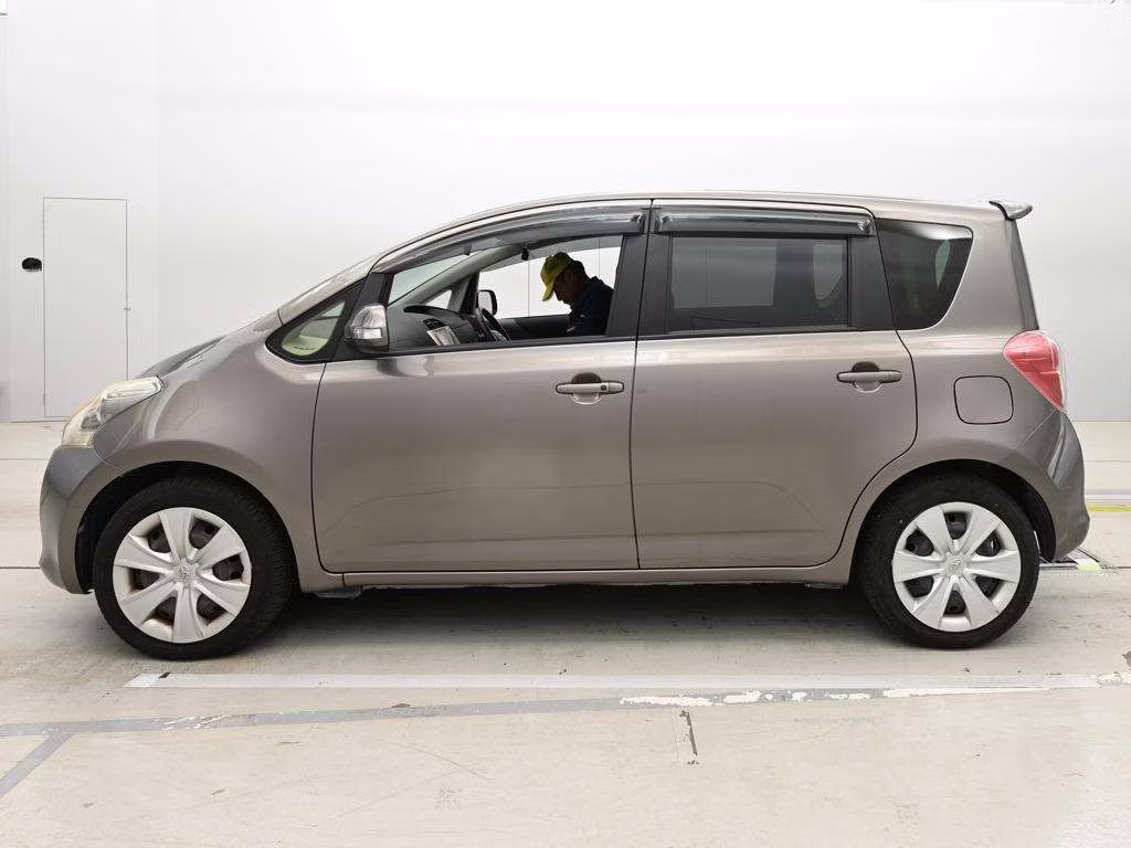 TOYOTA RACTIS